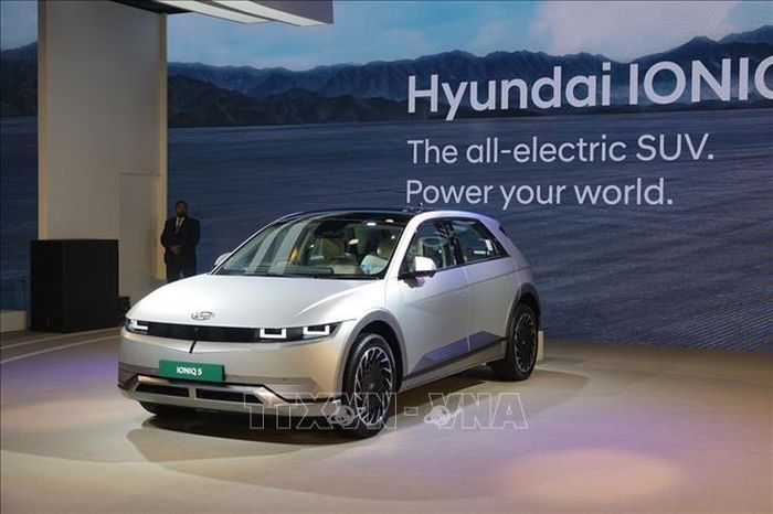 Xe điện IONIQ 5 SUV của Hãng Hyundai Motor Co. tại triển lãm ở Greater Noida, Ấn Độ ngày 11/1/2023. Ảnh tư liệu - minh họa: Yonhap/TTXVN