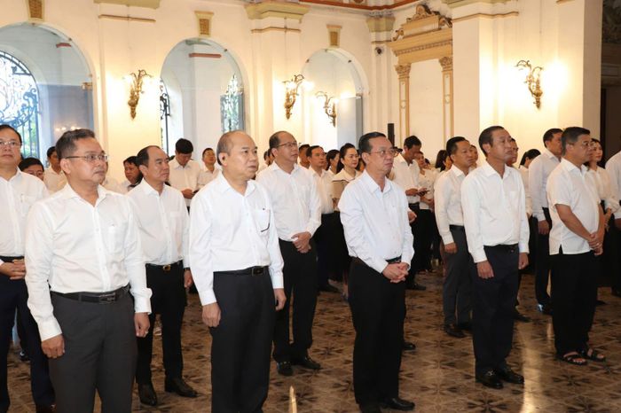 HĐND - UBND TP Hồ Chí Minh tổ chức chào cờ và phát động chương trình ủng hộ Quỹ Vì biển đảo quê hương - Vì tuyến đầu Tổ quốc năm 2026 vào sáng ngày 3/8.