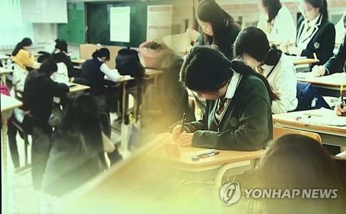 Học sinh trung học tại Hàn Quốc. Ảnh minh họa: Yonhap