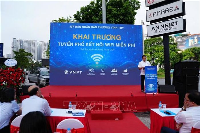 Khai trương tuyến phố kết nối wifi miễn phí tại phố Minh Khai, phường Vĩnh Tuy, Hà Nội.