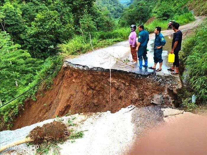 Mưa lớn kéo dài từ ngày 1/8 đến rạng sáng 3/8/2026 gây sạt lở nghiêm trọng tại 3 vị trí trên các tuyến giao thông thuộc xã Lùng Tám (tỉnh Tuyên Quang). Ảnh minh họa: Minh Tâm/TTXVN