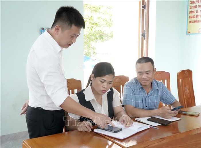 Việc chuyển đổi số đã từng bước thu hẹp khoảng cách số, tạo điều kiện để mọi đảng viên, dù ở vùng núi xa xôi, đều có thể tiếp cận thông tin, học tập nghị quyết và thực hiện nhiệm vụ một cách thuận lợi.