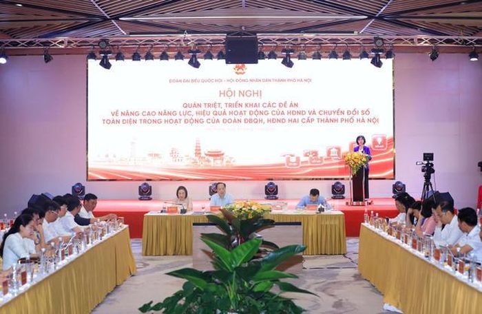 Hà Nội quán triệt triển khai đề án về nâng cao năng lực, hiệu quả hoạt động của HDNĐ và chuyển đổi số toàn diện trong hoạt động của đoàn Đại biểu Quốc hội (Ảnh: HĐND).