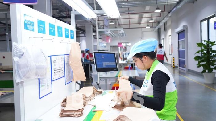 Hoạt động sản xuất tại doanh nghiệp ứng dụng công nghệ cao trên địa bàn tỉnh Tây Ninh. Ảnh: Minh Phú - TTXVN