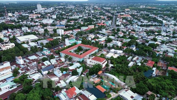 Việc sắp xếp, tổ chức lại các cơ sở giáo dục công lập góp phần giảm đầu mối, nâng cao hiệu quả sử dụng nguồn lực và phù hợp với mô hình chính quyền địa phương 2 cấp tại Tây Ninh. Ảnh: Giang Phương - TTXVN 