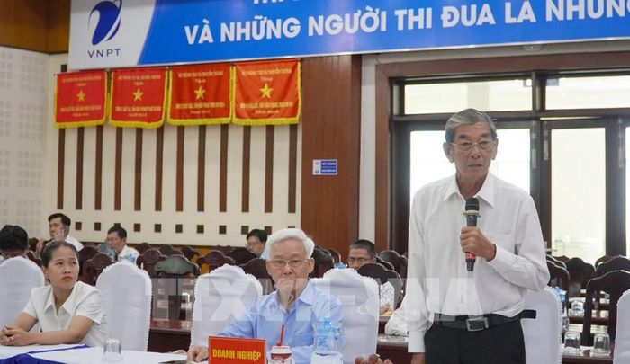 Anh hùng Lao động Hồ Quang Cua, DNTN Hồ Quang Trí phát biểu. Ảnh: Văn Sĩ - TTXVN