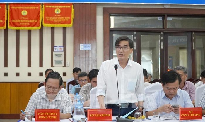 Lãnh đạo Sở Tài chính tỉnh An Giang phát biểu. Ảnh: Văn Sĩ - TTXVN