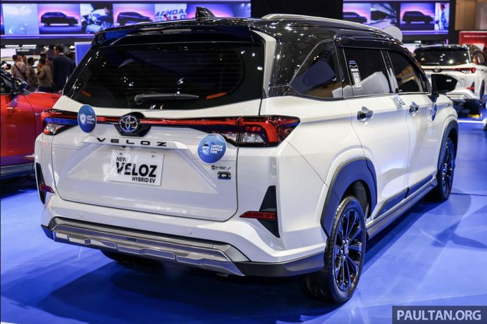 Ngoại thất Toyota Veloz hybrid tại Indonesia. Ảnh: Paultan