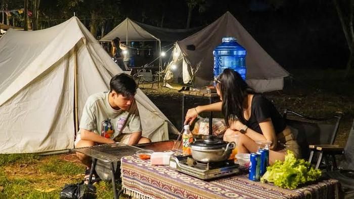 Nhiều du khách lựa chọn phương án đặt tour qua đêm để tận hưởng trọn vẹn chuyến đi. Ảnh: Vivu24h