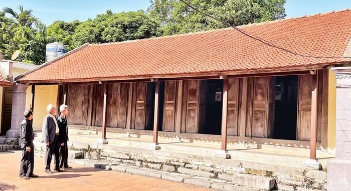 Ngôi nhà cổ của gia đình ông Nguyễn Huy Tuấn ở thôn Trường Sơn, Hoa Lư, Ninh Bình. Ngôi nhà cổ này nằm trong những thôn, làng thuộc vùng lõi Di sản Văn hóa và Thiên nhiên thế giới Quần thể danh thắng Tràng An. Ảnh: báo Nhân Dân