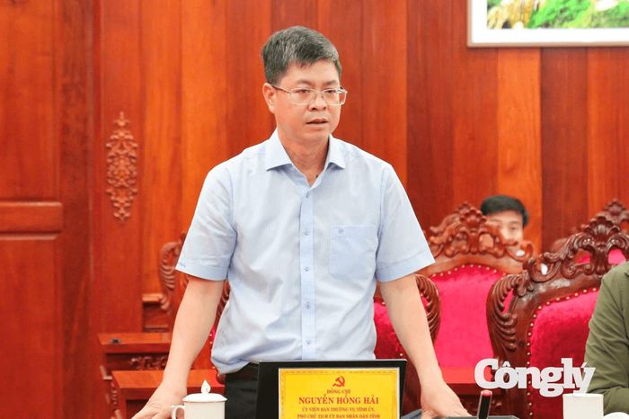 Phó Chủ tịch UBND tỉnh Nguyễn Hồng Hải báo cáo về khó khăn trong công tác giải phóng mặt bằng.