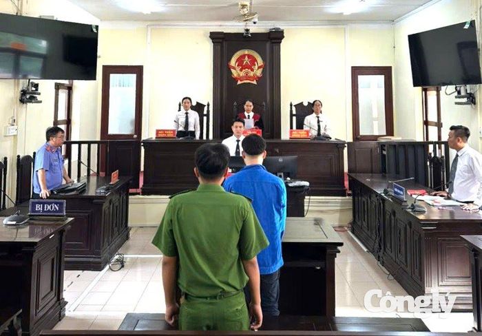 Thẩm phán Phạm Hồng Xuyên trong một phiên tòa xét xử