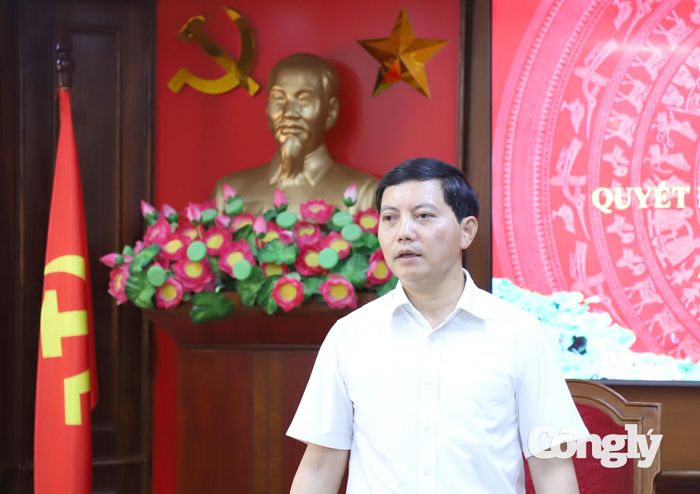 Đồng chí Trần Đức Vinh phát biểu giao nhiệm vụ.