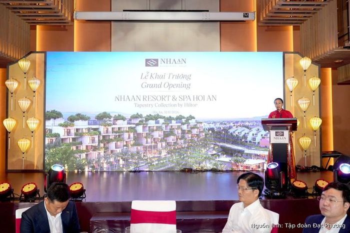 Đại diện lãnh đạo TP. Đà Nẵng ghi nhận những đóng góp và định hướng phát triển bền vững của Tập đoàn Đạt Phương.