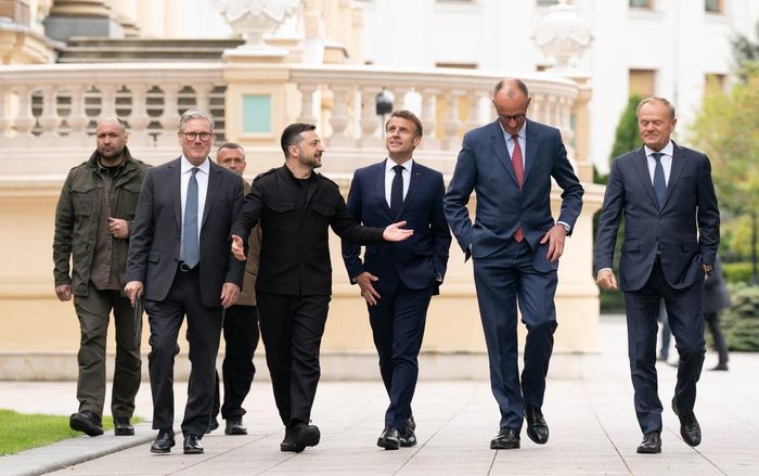 Ông Keir Starmer (bên trái) là một nhân vật hàng đầu trong liên minh các nước sẵn sàng hợp tác, hình ảnh chụp tại phủ tổng thống ở Kyiv vào tháng 5 năm 2025. Ảnh: Getty Images