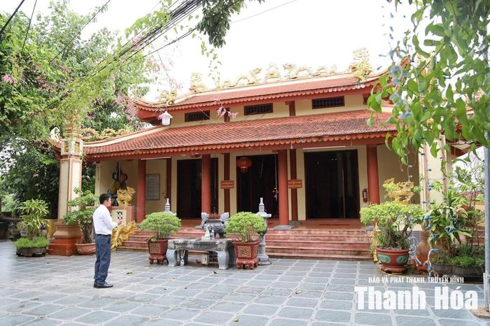 Đền thờ Bia ký (phường Nguyệt Viên) vẫn là nơi sinh hoạt văn hóa tín ngưỡng của người dân TDP Từ Minh sau sắp xếp.