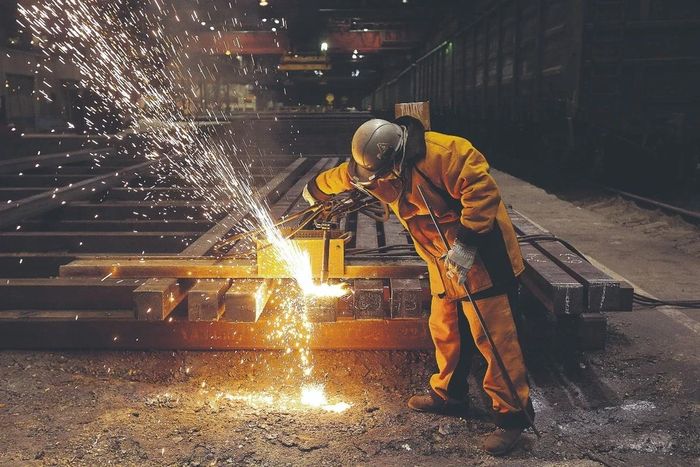 Trung Quốc thừa nhận sự mất cân đối giữa cung và cầu trong nền kinh tế. Ảnh: City AM.