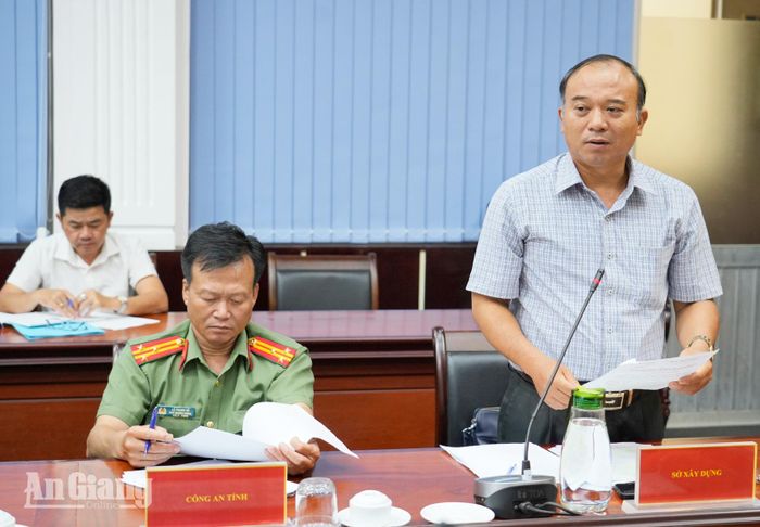 Đại diện Sở Xây dựng tỉnh An Giang báo cáo tại buổi làm việc.