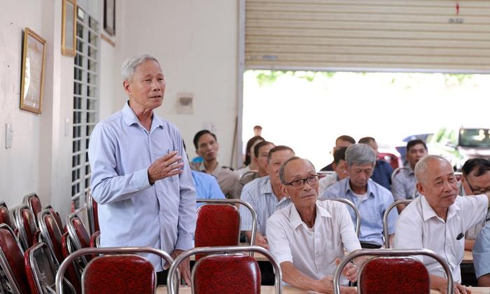  Đảng viên Chi bộ tham gia thảo luận. 