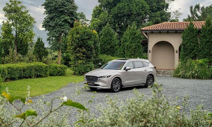 Mazda CX-8 sở hữu kích thước tổng thể lớn nhất trong phân khúc SUV 7 chỗ cỡ trung.