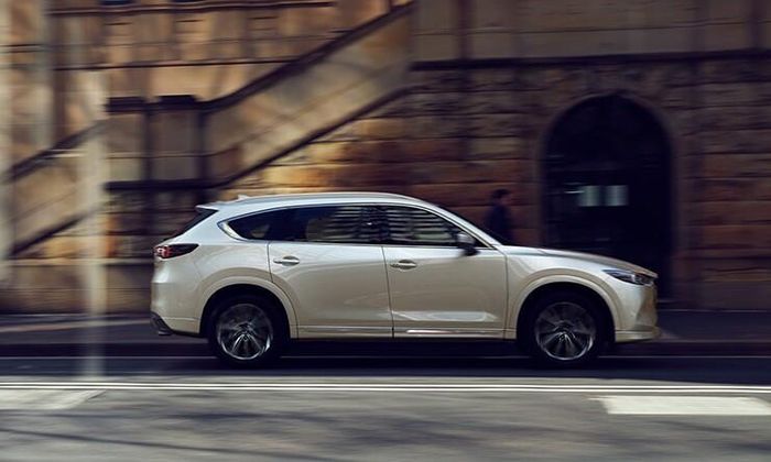 Mazda CX-8 trang bị gói an toàn chủ động i-Activsense hiện đại từ bản Premium.