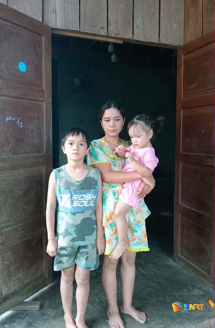 Chị Đỗ Thị Kim Quyên cùng hai con nhỏ đang cần sự chung tay giúp đỡ của cộng đồng, mạnh thường quân để vượt qua biến cố gia đình.