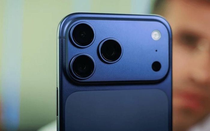 iPhone 18 Pro có thể phải tăng giá từ 250 đến 300 USD so với iPhone 17 Pro. Ảnh: PhoneArena