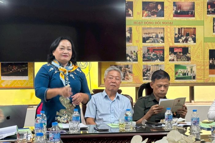 Bà Trương Thị Mỹ Hạnh, Ủy viên Thường vụ Hội Hỗ trợ gia đình liệt sĩ Việt Nam, Trưởng đại diện Văn phòng phía Nam của Hội chia sẻ về sự đồng hành của đơn vị. Ảnh: Mai Hoa