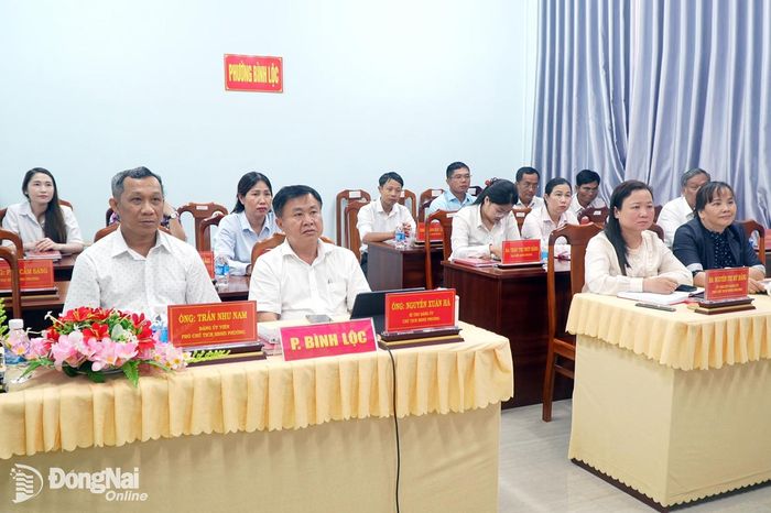 Đảng ủy phường Bình Lộc tham dự Hội nghị giao ban cấp ủy do Thành ủy tổ chức bằng hình thức trực tiếp, kết hợp trực tuyến đến điểm cầu các cấp ủy.