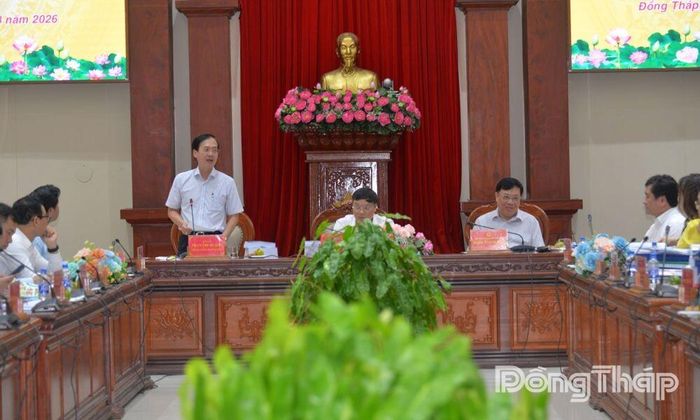 Chủ tịch UBND tỉnh Vĩnh Long Trần Trí Quang phát biểu tại buổi làm việc.