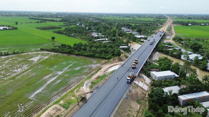 Các dự án trọng điểm đang được đẩy nhanh tiến độ.