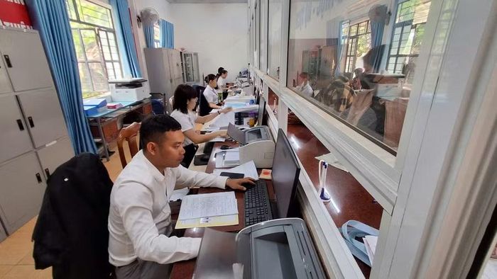 UBND tỉnh Gia Lai yêu cầu đổi mới công tác đánh giá cán bộ cơ sở, thực hiện đánh giá cán bộ bằng kết quả đầu ra và sự hài lòng của người dân. Ảnh: Mai Lâm
