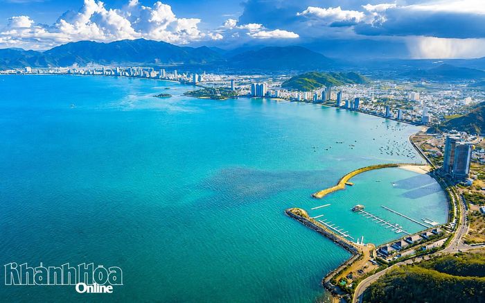Một góc Nha Trang nhìn từ trên cao.