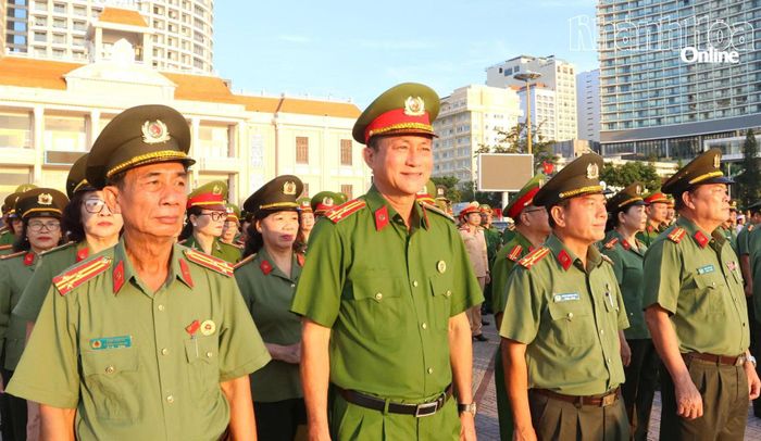 Hội Cựu Công an nhân dân tỉnh, Hội Cựu Công an nhân dân các phường khu vực Nha Trang tham dự buổi lễ.
