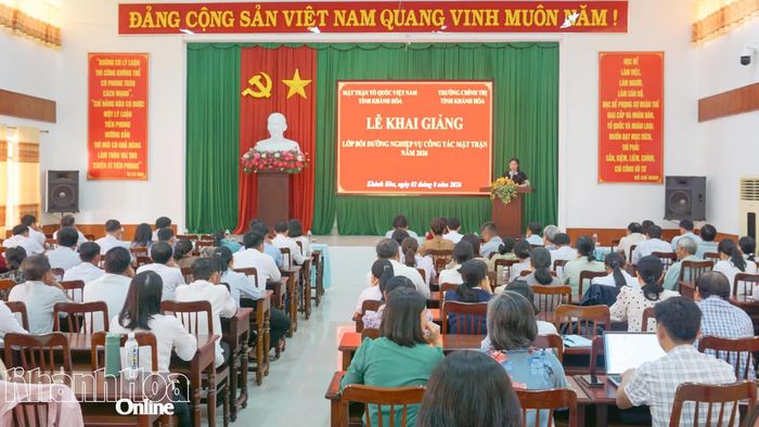 Quang cảnh lễ khai giảng.