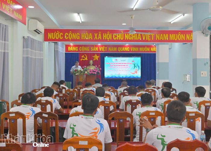 Quang cảnh buổi khai mạc khóa học.