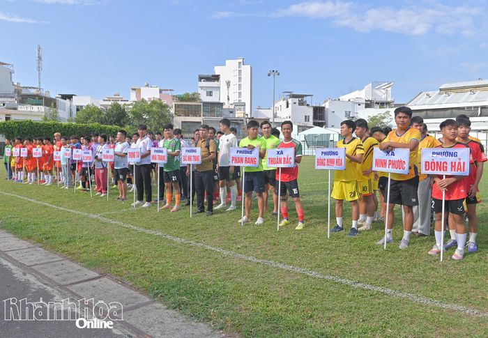 Các đội bóng tham gia giải.