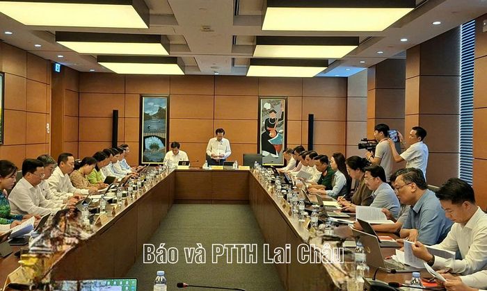 Quang cảnh buổi thảo luận.