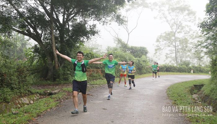 Các vận động viên tranh tài ở cự ly 10 km