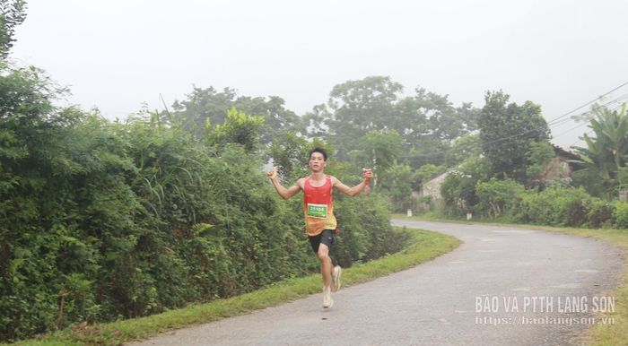Vận động viên tranh tài ở cự ly 25 km