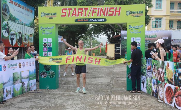 Vận động viên về đích ở cự ly 25 km