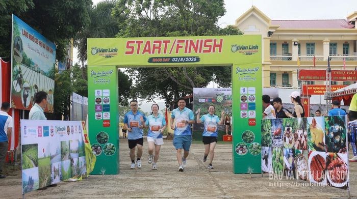 Các vận động viên về đích ở cự ly 5 km