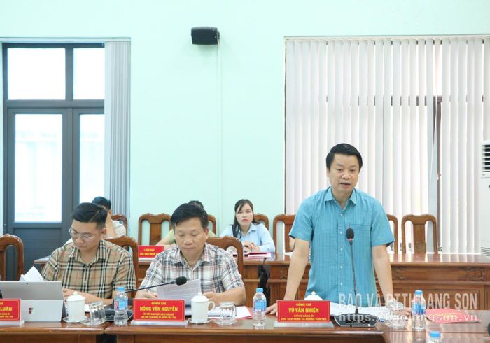 Lãnh đạo xã Hoàng Văn Thụ phát biểu tại buổi làm việc