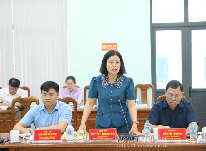 Lãnh đạo xã Văn Lãng nêu một số kiến nghị, đề xuất tại buổi làm việc