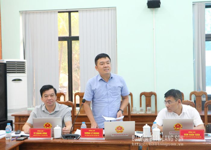 Lãnh đạo Ban Pháp chế HĐND tỉnh làm rõ thêm một số nội dung các đại biểu quan tâm 