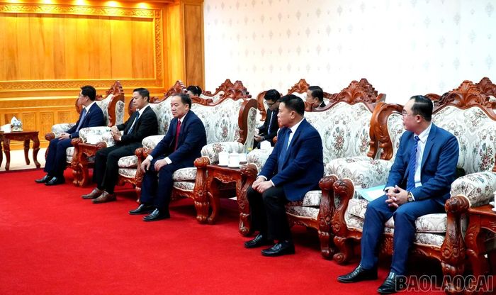 Lãnh đạo tỉnh Viêng Chăn tại buổi tiếp xã giao.