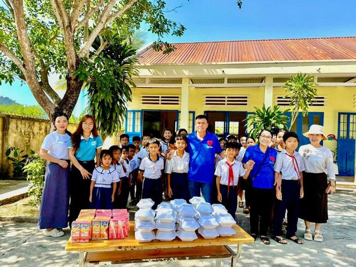 Phụ nữ Đồng Kho tổ chức nhiều hoạt động dân vận, từ thiện, giúp đỡ những hoàn cảnh khó khăn
