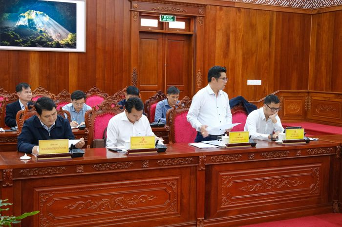Đại diện lãnh đạo các cơ quan, đơn vị tham dự buổi làm việc