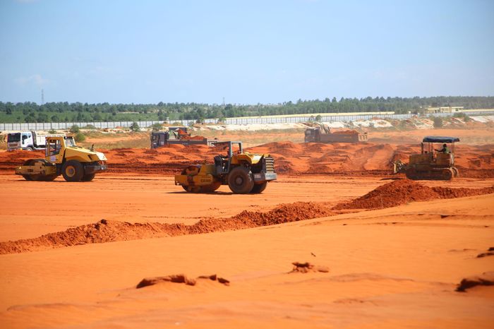 Dự án Cảng hàng không Phan Thiết - Hạng mục hàng không dân dụng đang được thi công theo đúng tiến độ