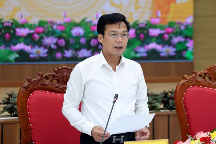 Đồng chí Đinh Văn Tuấn, Tỉnh ủy viên, Phó Chủ tịch UBND tỉnh Lâm Đồng đề nghị các địa phương đẩy mạnh khám sức khỏe, khám sàng lọc miễn phí cho người dân